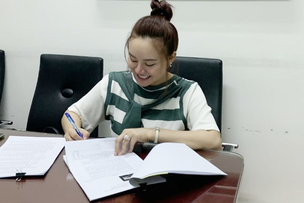 Ca sĩ Vy Oanh đề nghị khởi tố đồng phạm giúp sức bà Phương Hằng