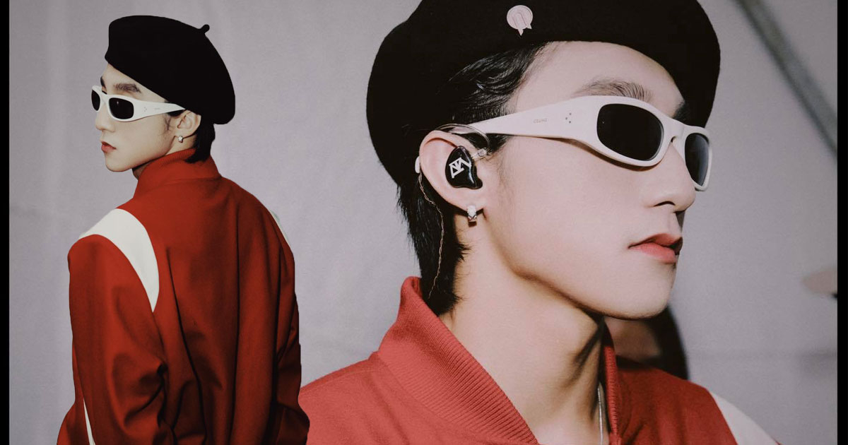 Lâu lắm mới thấy Sơn Tùng đi show, khoe visual cực phẩm nhưng lại gây chú ý bởi hành động đặc biệt Lâu lắm mới thấy Sơn Tùng đi show, khoe visual cực phẩm nhưng lại gây chú ý bởi hành động đặc biệt