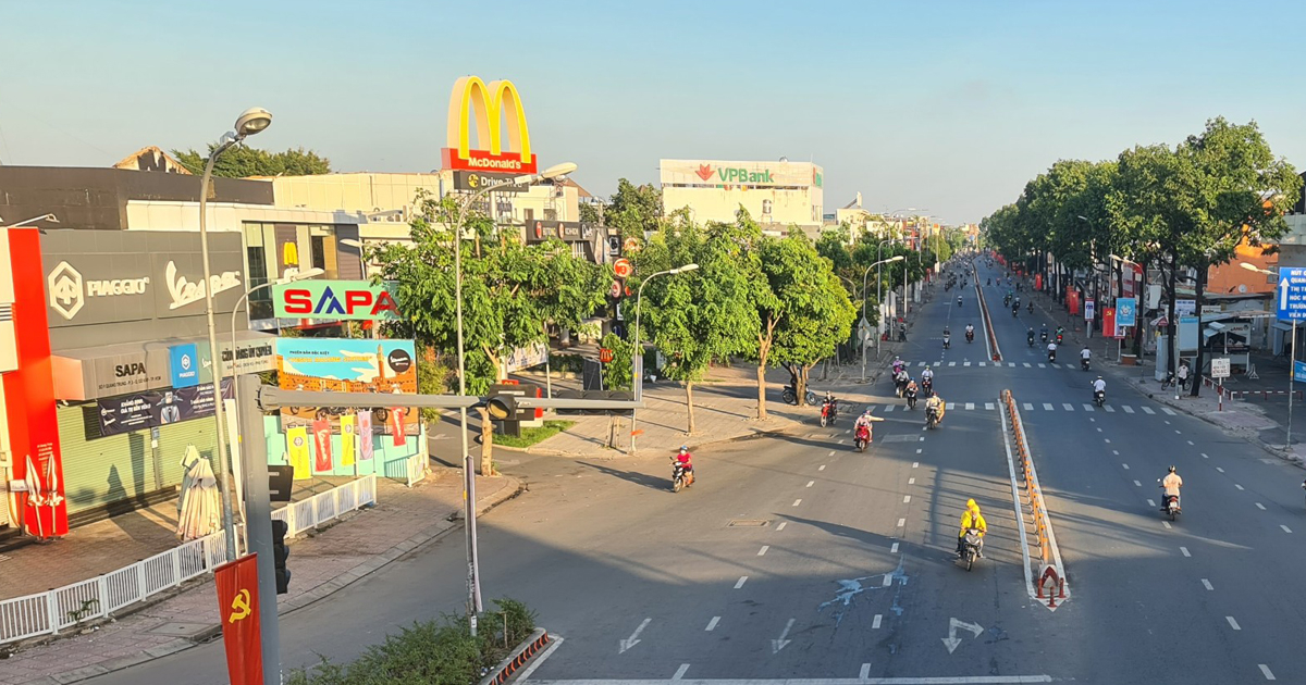 Chính thức: TP.HCM giãn cách xã hội thêm 1 tháng