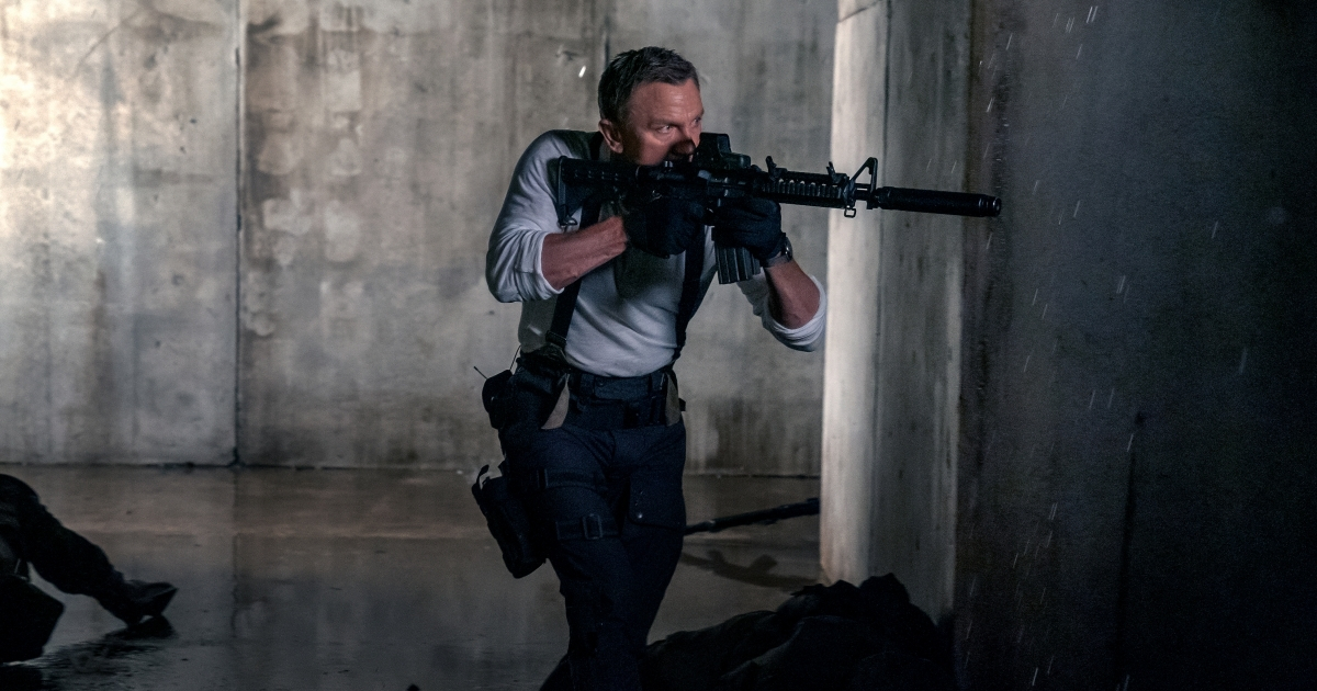 “James Bond” Daniel Craig thực hiện pha hành động không tưởng trong trailer mới nhất của phim 007