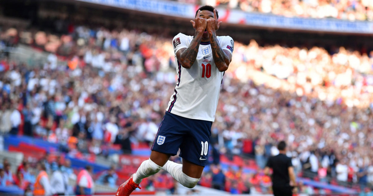 Lingard bắt chước kiểu ăn mừng của Ronaldo