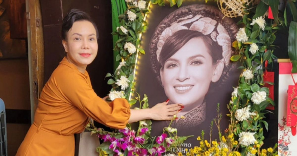 Việt Hương làm điều đặc biệt cho cố nghệ sĩ Phi Nhung nhân dịp đầu năm mới khiến fans xúc động