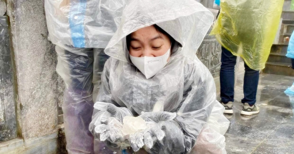 -3 độ C, băng tuyết phủ trắng đỉnh núi ở Cao Bằng, Mẫu Sơn và Đồng Văn cũng bắt đầu đông kết băng