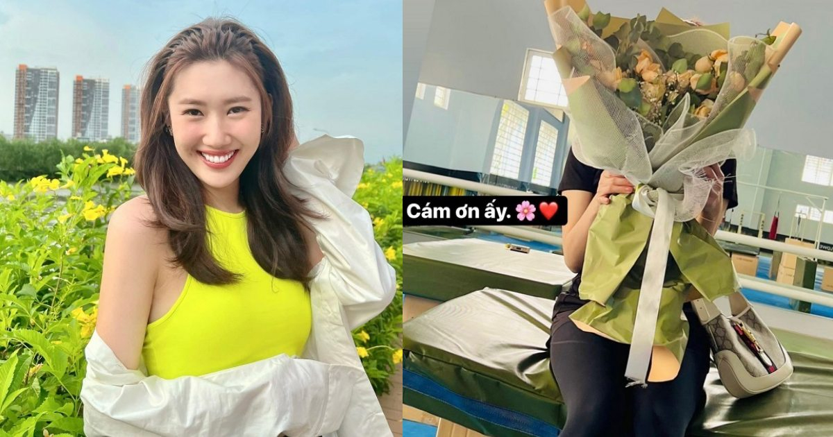 Thúy Ngân khoe nhận được quà xịn từ người ấy, chính thức "say yes" với lời cầu hôn? Thúy Ngân khoe nhận được quà xịn từ người ấy, chính thức "say yes" với lời cầu hôn?