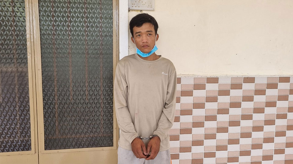 Kiên Giang: Cho mẹ tiền ăn trộm được, bị mẹ báo anh trai đi tố giác