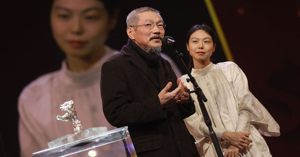 "Đạo diễn ngoại tình" Hong Sang Soo giành giải thưởng lớn tại LHP, bất chấp việc bị tẩy chay tại quê nhà