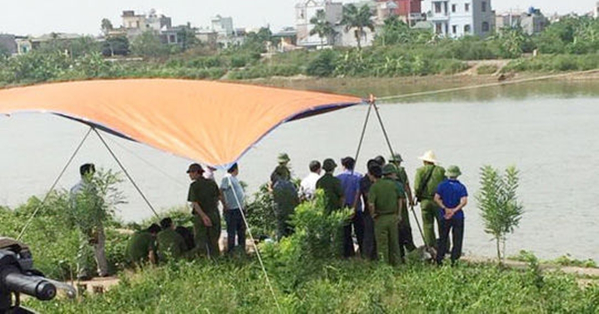 Phát hiện thi thể bị trói hai tay trong bao tải trôi sông ở Thanh Hóa