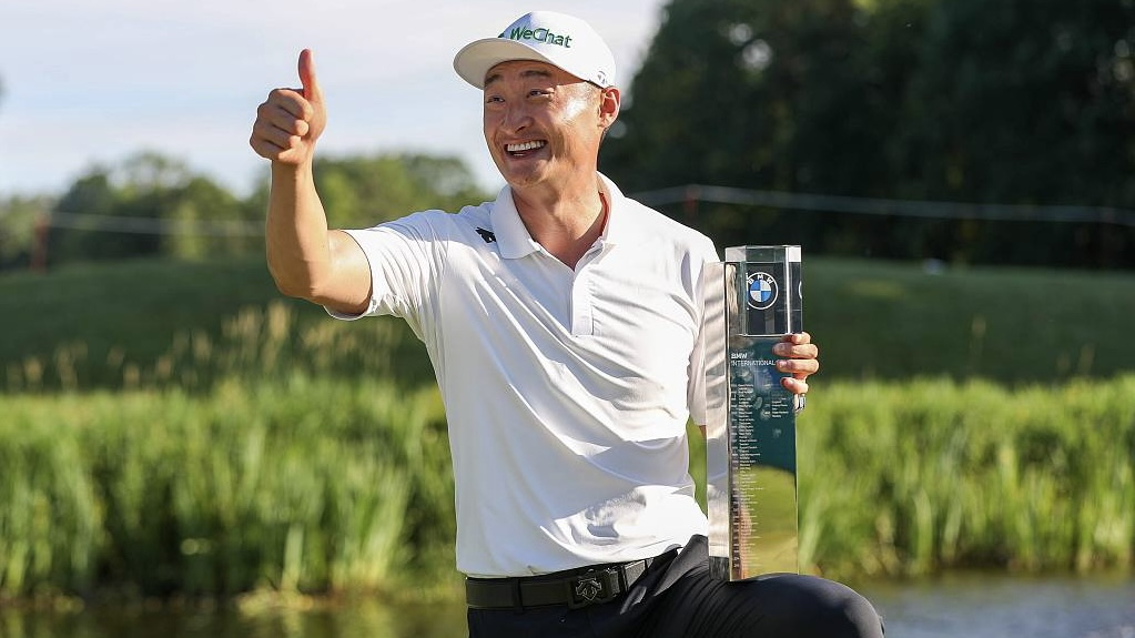 Golfer Trung Quốc phát cuồng khi vô địch ở DP World Tour