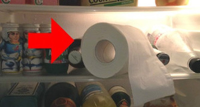 Để 2 cuộn giấy vệ sinh vào tủ lạnh, công dụng thần kỳ