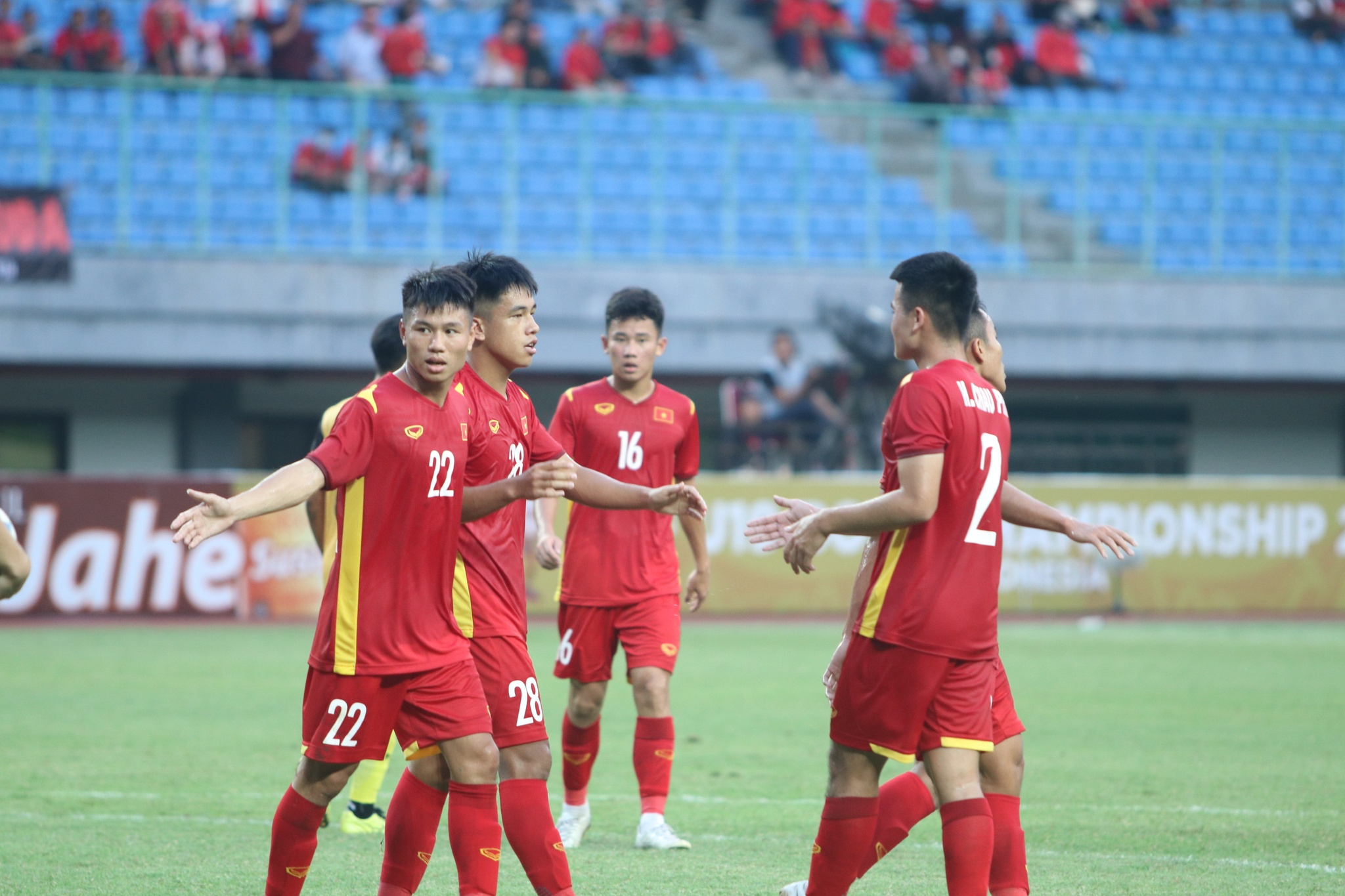 U19 Việt Nam hủy diệt Brunei: Đội hình 2 và thẻ đỏ đáng tiếc