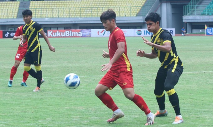 Thua sốc Malaysia, U19 Việt Nam nhận thất bại trong nước mắt