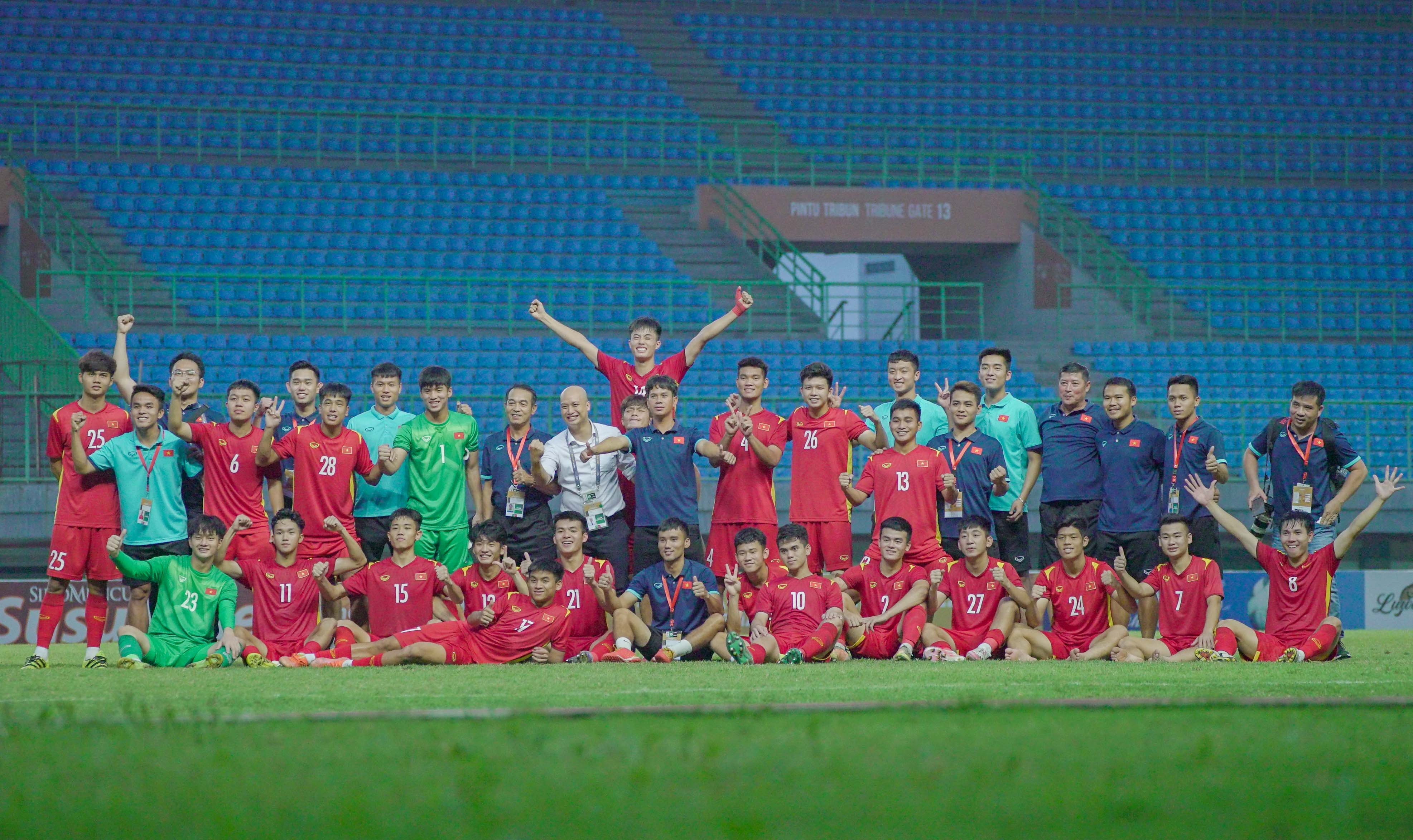 VFF tập trung U20 Việt Nam, HLV Đinh Thế Nam chỉ gọi được 6 "cánh chim lạ"