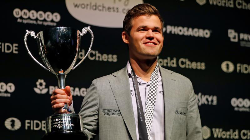"Vua cờ" Magnus Carlsen tuyên bố "thoái vị"