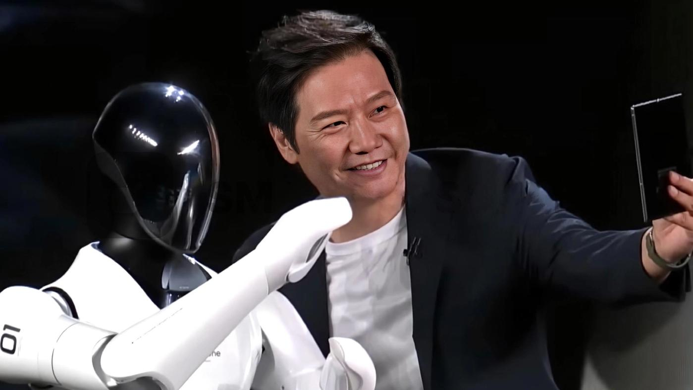CEO Xiaomi giới thiệu robot hình người, xe điện tự lái và cả điện thoại gập