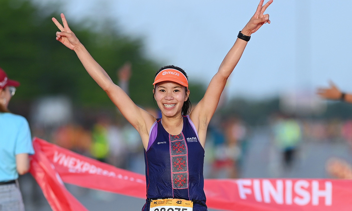 Nữ vận động viên Việt Nam chạy 100km trong 15 tiếng