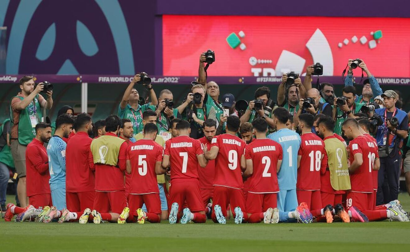 Cầu thủ Iran nguy cơ bị giết vì không hát quốc ca ở World Cup 2022