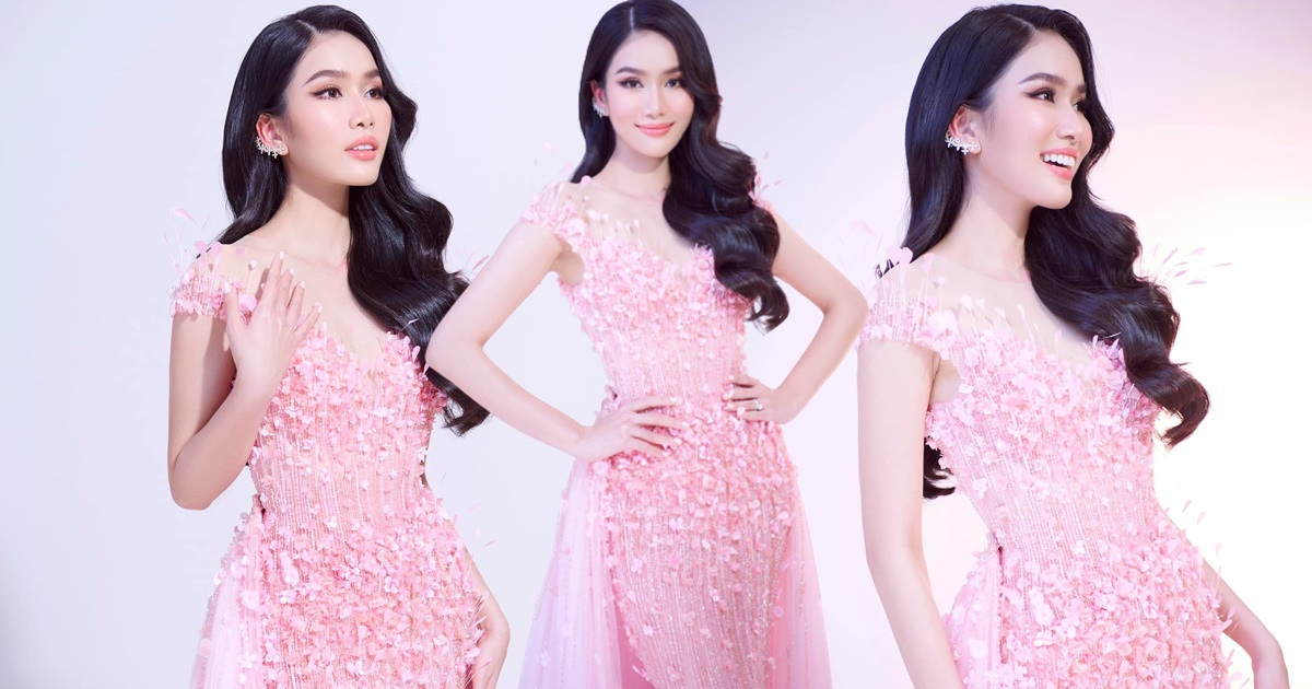 Phương Anh chốt váy dạ hội chính thức tại chung kết Miss International: Tone hồng quá hợp đội vương miện "Hoa anh đào"