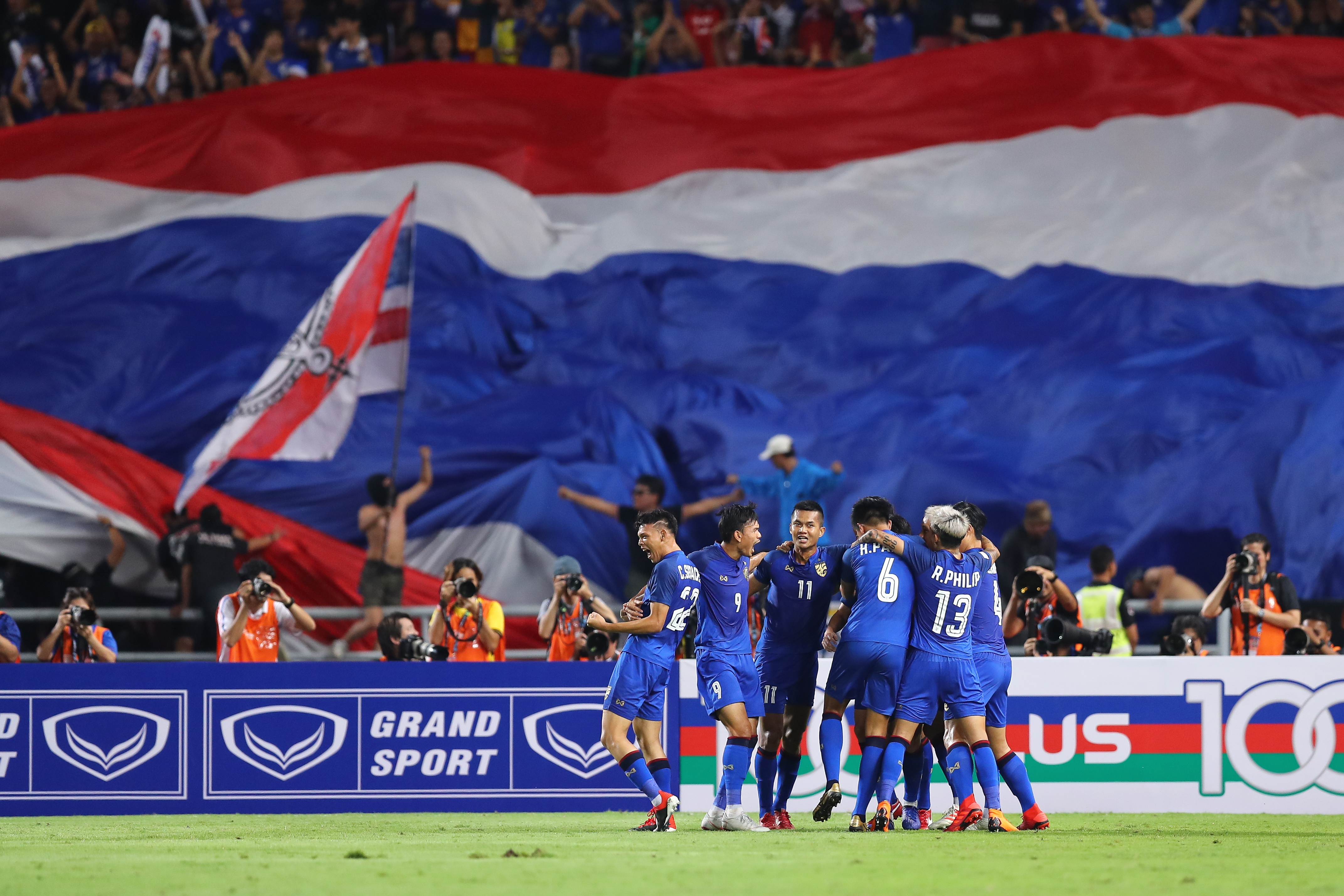 Cổ động viên Thái Lan bức xúc vì không được xem đội nhà đá AFF Cup 2022