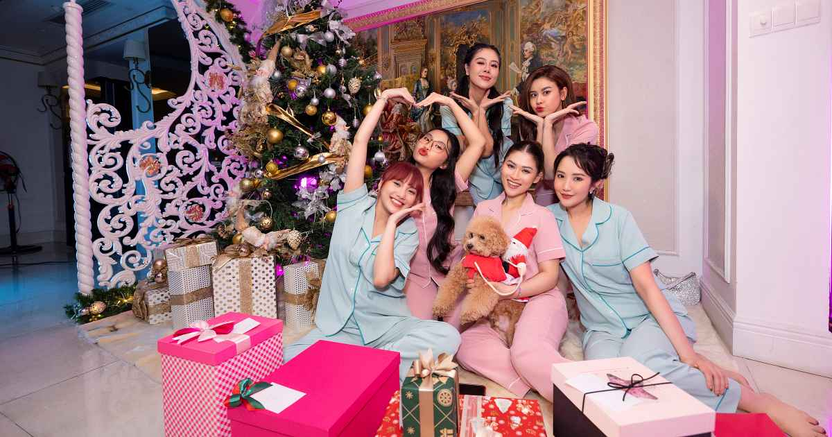 Ngọc Thanh Tâm khởi động trở lại show thực tế, mời dàn mỹ nhân V-biz nhập tiệc Giáng sinh