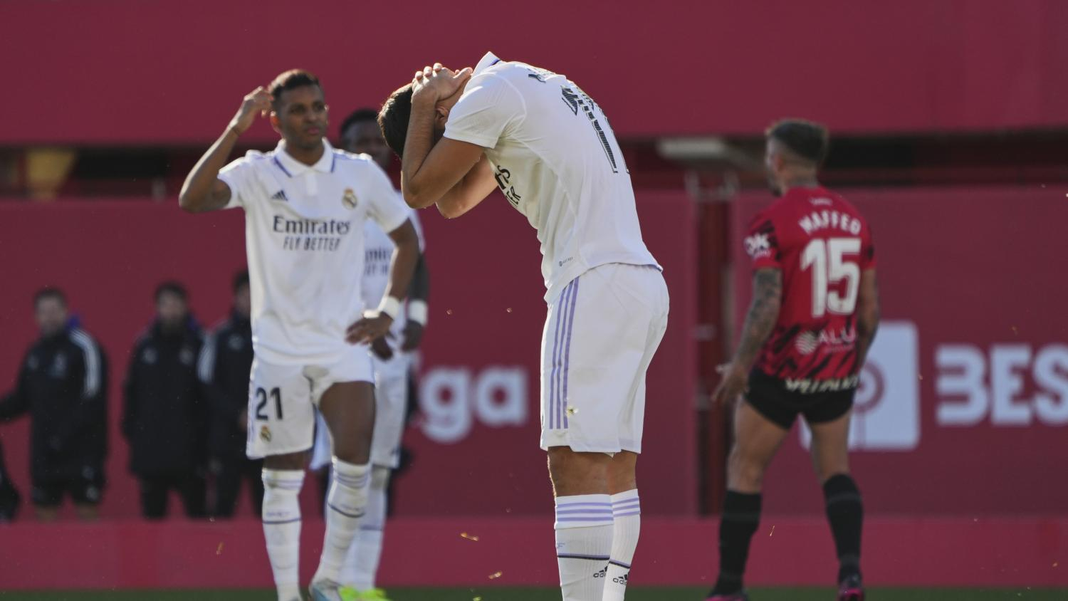 'Gà son' Asensio hỏng penalty, Real nhận thất bại ê chề
