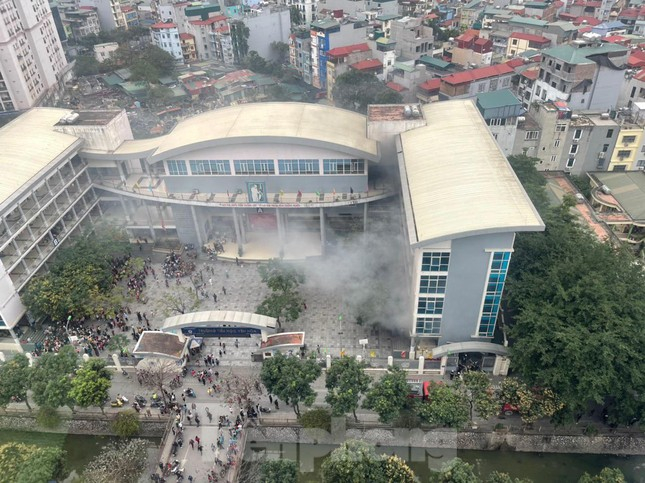 Hà Nội: Cháy trong Trường Tiểu học Yên Hoà