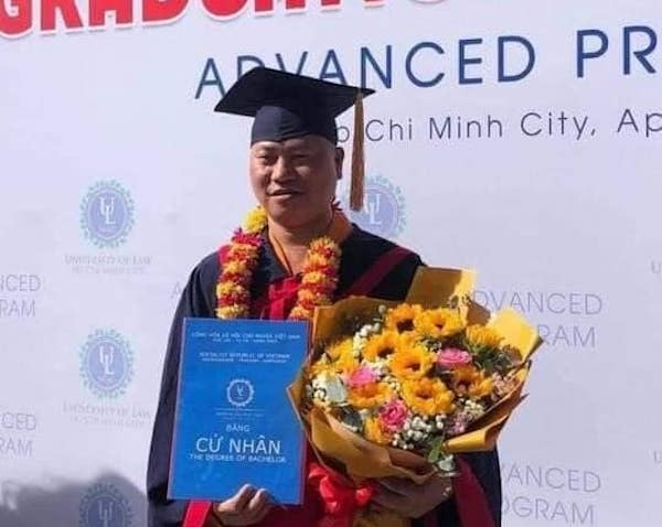Sự thật vụ "sư thầy ăn thịt chó" Nguyễn Minh Phúc tốt nghiệp ĐH Luật TP.HCM