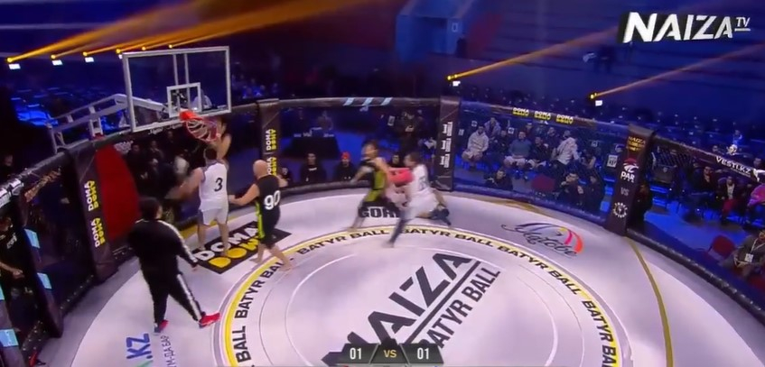Bố mẹ bắt chơi MMA, nhưng lại thích bóng rổ: Kịch tính hơn cả phim Hollywood Bố mẹ bắt chơi MMA, nhưng lại thích bóng rổ: Kịch tính hơn cả phim Hollywood