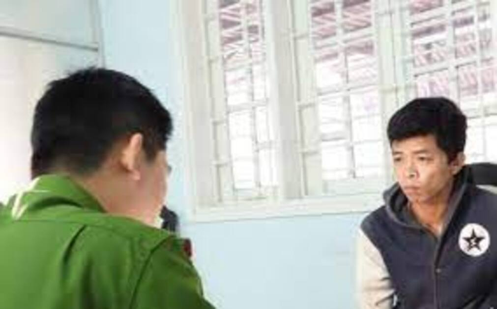 Hát karaoke bằng loa kẹo kéo, người đàn ông bị đâm chết tại chỗ Hát karaoke bằng loa kẹo kéo, người đàn ông bị đâm chết tại chỗ
