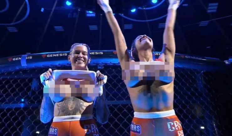 VIDEO: Khán giả đỏ mặt khi chứng kiến 2 mỹ nhân MMA vạch áo khoe vòng 1