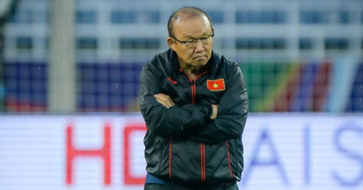 Đối thủ ĐT Việt Nam mời HLV Park Hang Seo với mức lương "khủng"