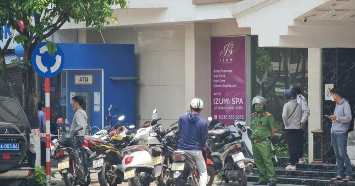 Thanh niên cầm vật nghi súng xông vào cướp ngân hàng giữa trung tâm Đà Nẵng