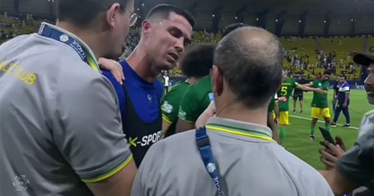 Ronaldo vô duyên với Al Nassar, tức giận đẩy nhân viên đối thủ