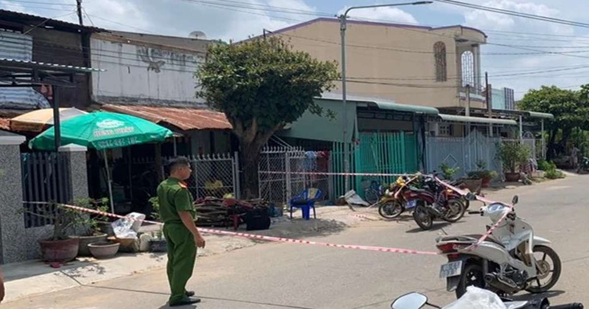 Nghi án con trai dùng dao sát hại cha ruột tử vong Nghi án con trai dùng dao sát hại cha ruột tử vong