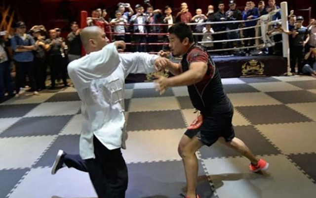 VIDEO: Cao thủ Vịnh Xuân Quyền thách đấu võ sĩ MMA và cái kết cay đắng