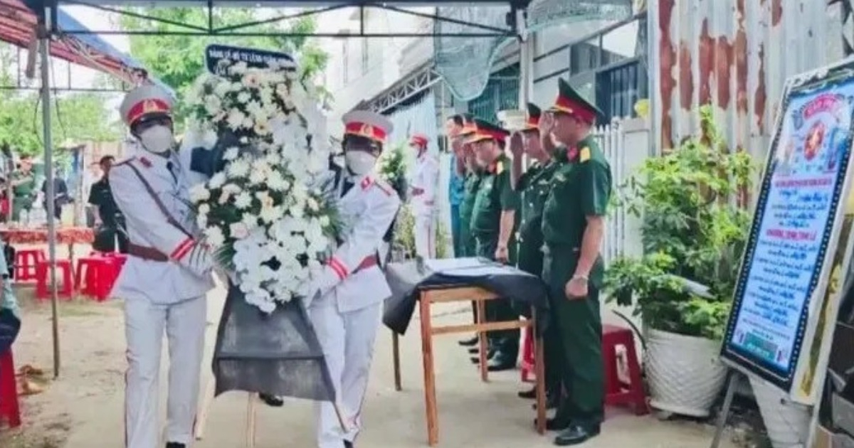 Mẹ của Trung tá Trương Hồng Kỳ: 'Mời đi ăn lễ, sao giờ lại ra đám tang vậy trời'