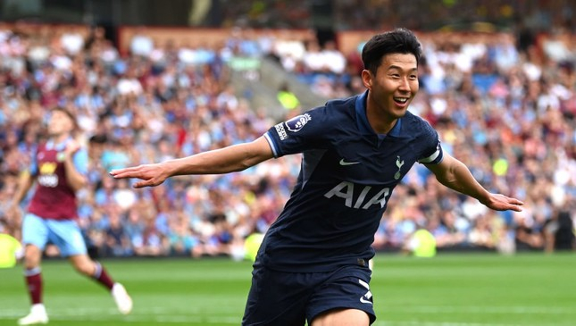 Son Heung-min lập hat-trick, Tottenham thắng trận đậm đà
