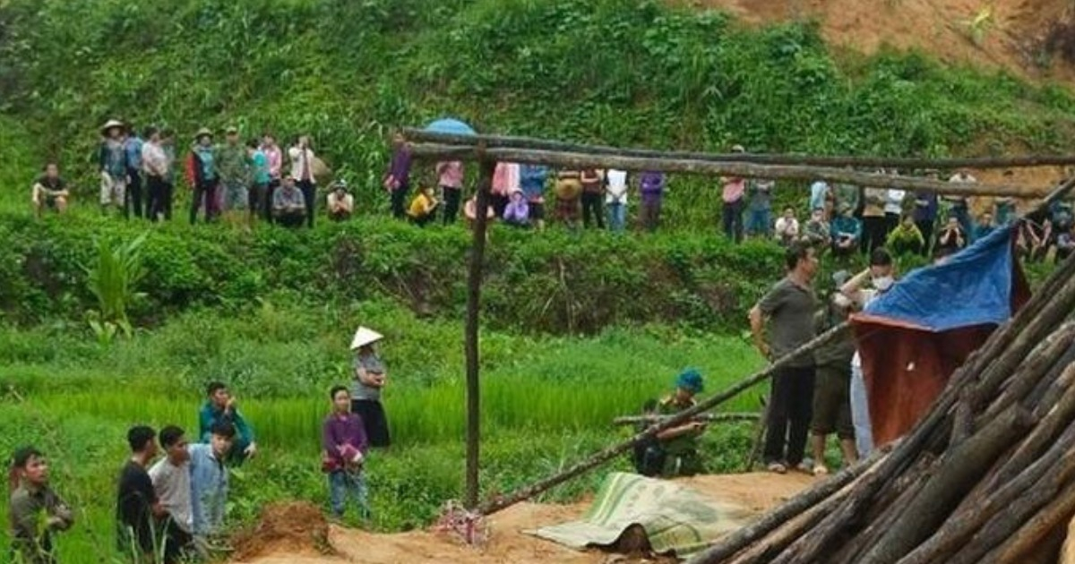 Phát hiện hai vợ chồng tử vong bất thường tại đường lên đồi Phát hiện hai vợ chồng tử vong bất thường tại đường lên đồi