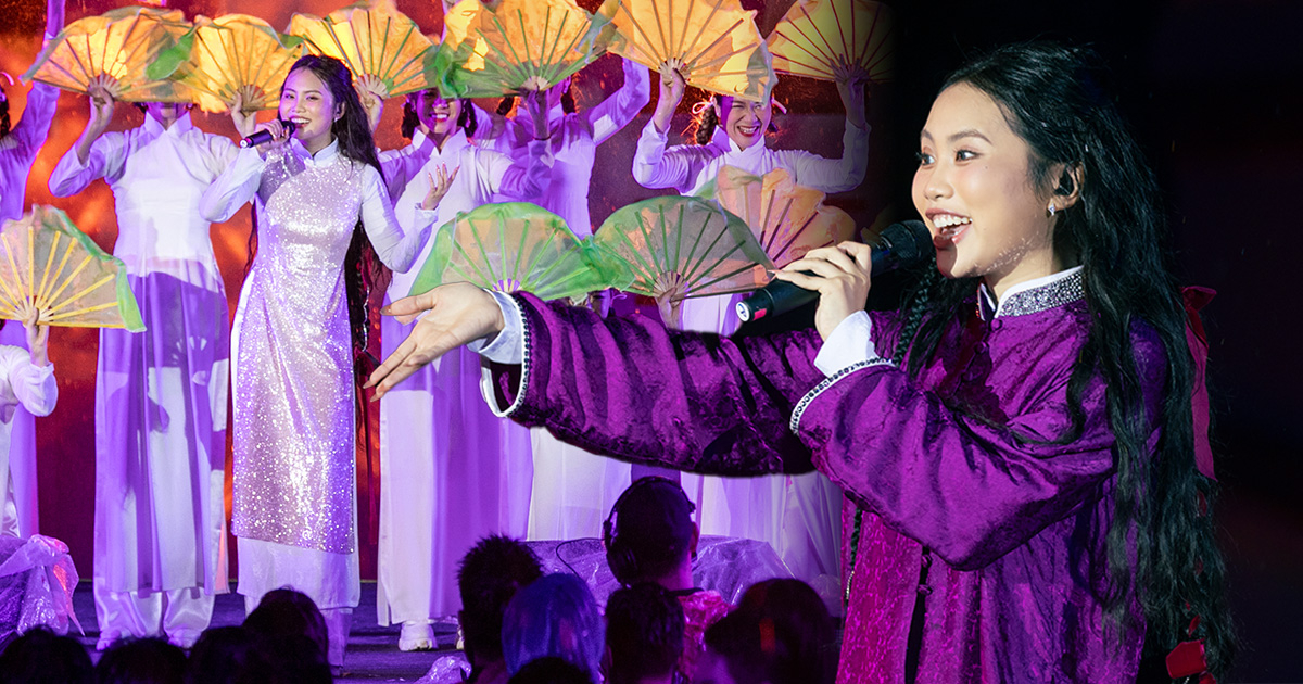 Phương Mỹ Chi bật khóc, hát live đầy cảm xúc tri ân 3000 khán giả xem showcase dưới mưa