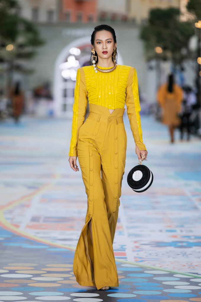 Top 7 Fashion Voyage Designer 2021 chào sân ấn tượng cùng dòng chảy Địa Trung Hải