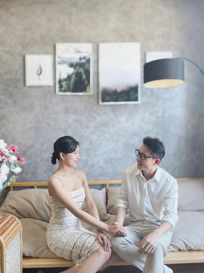 Nhan sắc gây thương nhớ của bà xã Phan Mạnh Quỳnh khiến netizens trầm trồ: Đúng chuẩn là vợ người ta
