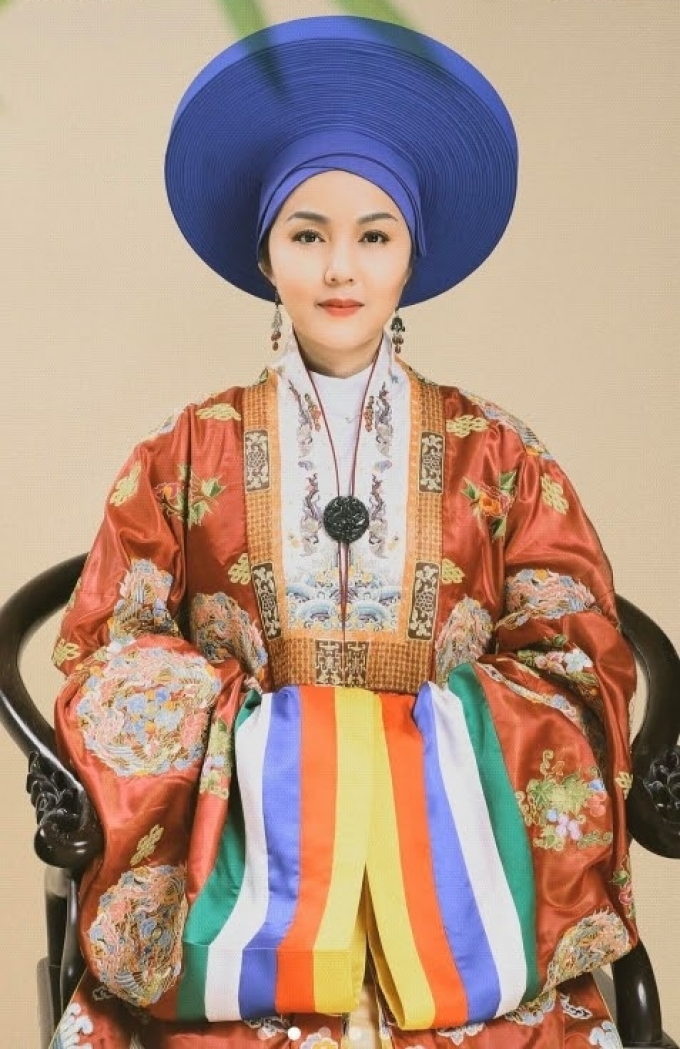 Phượng Khấu: chiếc cúc áo thần kỳ hồi sinh giá trị cổ phục Việt