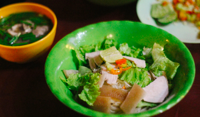 Sài Gòn hủ tiếu gõ: Món ăn đường phố không phân biệt giàu nghèo
