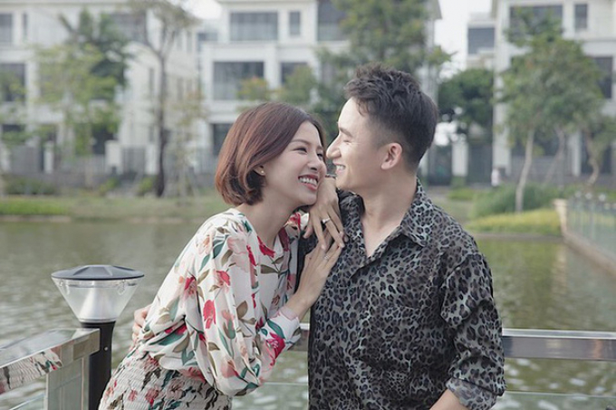 Rộ tin nhắn vợ Phan Mạnh Quỳnh bị gạ gẫm, hứa tặng nhà 4 triệu đô nếu cô bỏ chồng