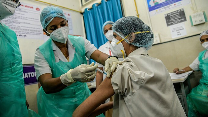 Bệnh nhân Covid không qua khỏi tại Ấn Độ cao kỷ lục, dịch bệnh lan từ thành phố vào tận vùng nông thôn
