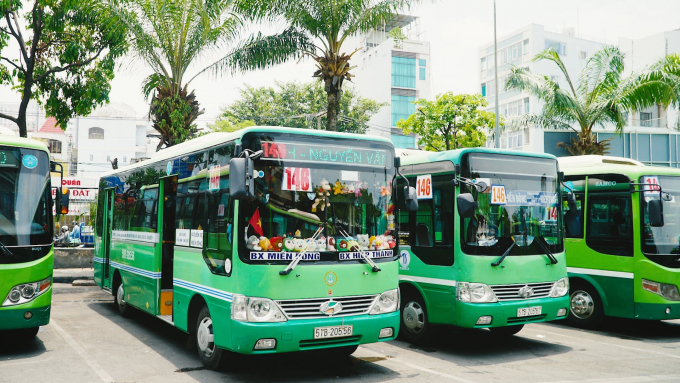 Giữa những ngày chống dịch căng thẳng, vẫn còn một điều tích cực đáng yêu trong chuyến xe bus vòng quanh Sài Gòn