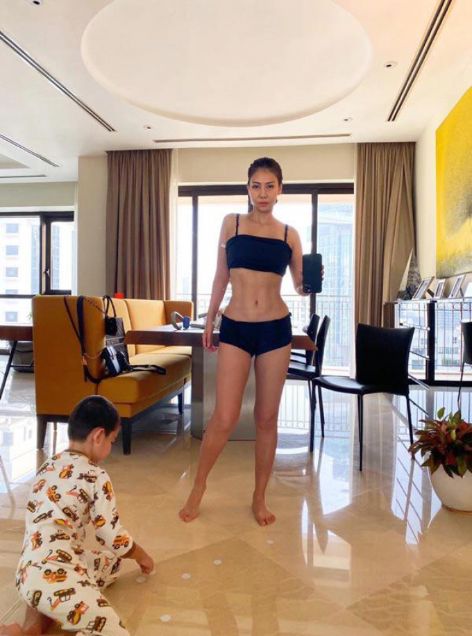 Thu Minh cùng hội bạn thân khoe ảnh tập gym tại nhà ở Singapore: U50 nhưng body vẫn cực phẩm