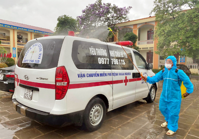 Trốn vợ con, 2 tài xế lái xe cứu thương từ Nghệ An ra chống dịch với Bắc Giang