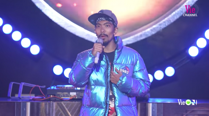 Rap Việt mùa 2 xuất hiện em trai Đen Vâu ngoại hình giống hệt Snoop Dogg nhưng hát hit của Drake?