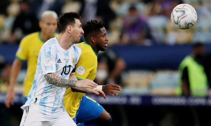 Người hâm mộ khắp thế giới bật khóc khi Messi nâng cúp vô địch Copa America