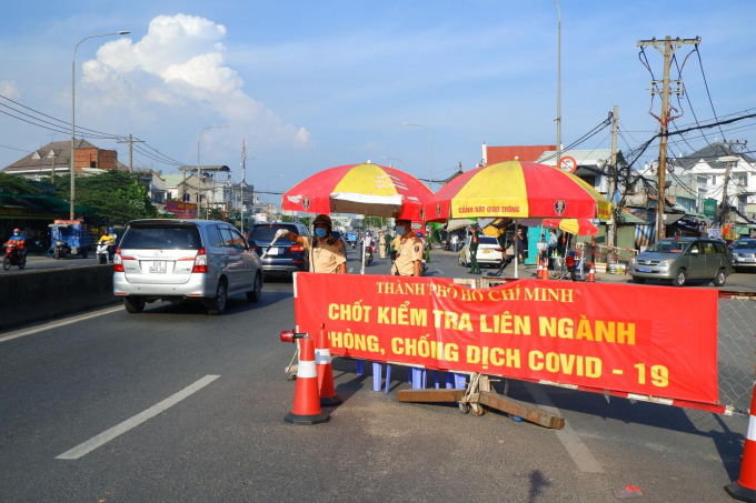 KHẨN: Người dân di chuyển trong TP.HCM không bị kiểm tra giấy xét nghiệm Covid-19